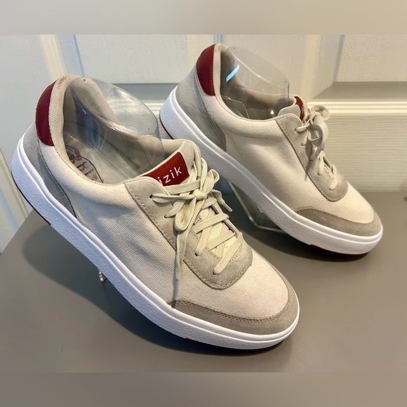 ♦️”Kizik” Men’s Prague Creme Brûlée Sneakers w/Handsfree Technology Size 11W♦️ - Picture 4 of 15